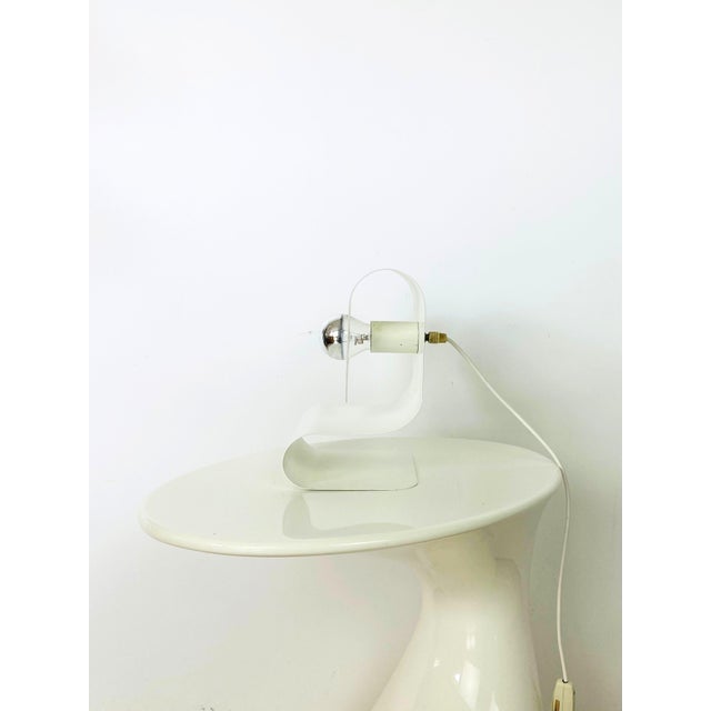 Vintage Curved Sheet Metal Table Lamp by Reggiani, Italy, 1970s For Sale - Image 4 of 9