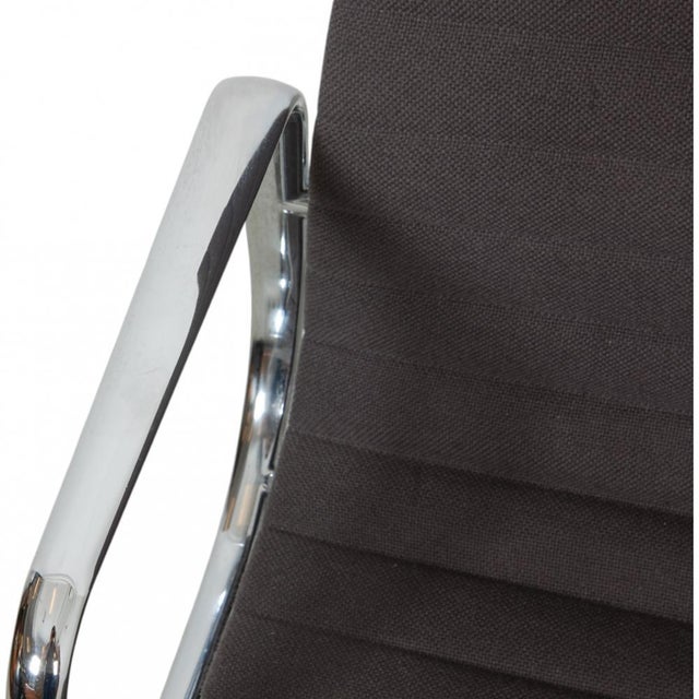 EA-117 Office Chair in Grey Hopsack Fabric by Charles Eames For Sale - Image 11 of 16
