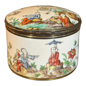18th Century A Large Silver Gilt Mounted Chantilly Soft Paste Chinoiserie Snuff Box
