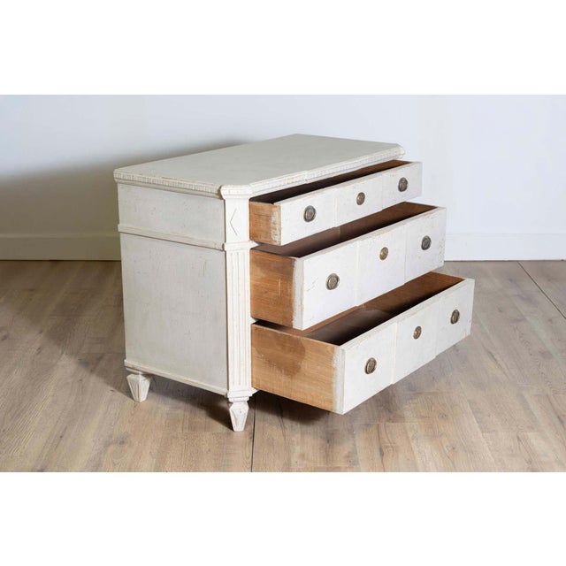 Mid 20th Century Swedish Gustavian Style Painted Chest of Drawers For Sale - Image 4 of 7