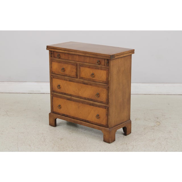 English Old Colony Satinwood Mahogany Flip Top Bachelor Chest For Sale - Image 3 of 13