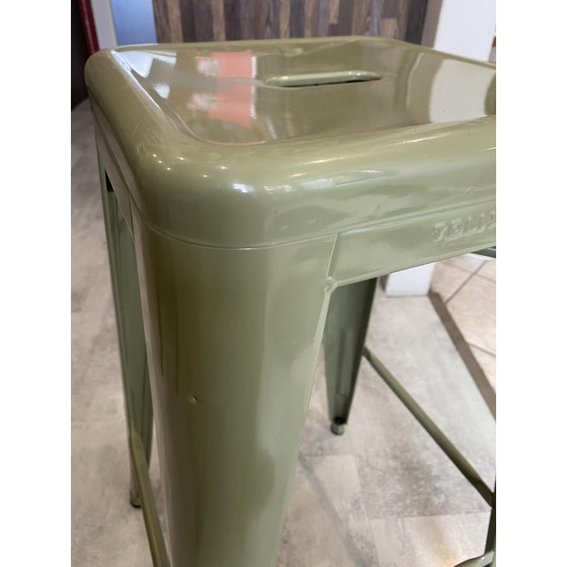1950s Industrial Olive Green H75 Stackable Bar Stool by Xavier Pauchard for Tolix, 1950s For Sale - Image 5 of 16