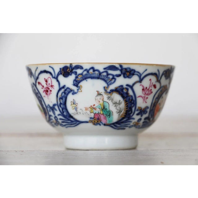 Chinese 18th Century Qianlong Porcelain Bowl Depicting Scenes For Sale - Image 3 of 13