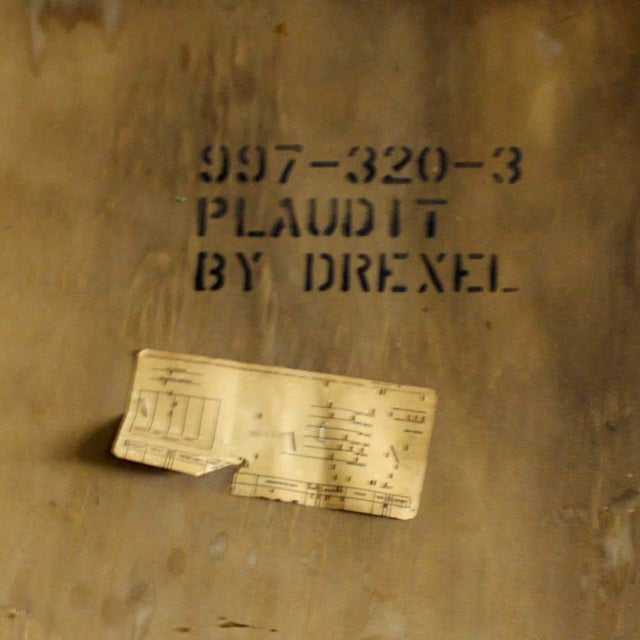 Pair of Plaudit by Drexel Two-Toned Wood Nightstands Side Tables For Sale In Houston - Image 6 of 7