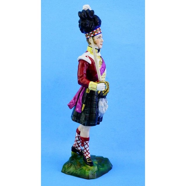 Traditional 19th Century Porcelain Napoleonic Soldier Figurine from Capodimonte Manufacture, 1800s For Sale - Image 3 of 18