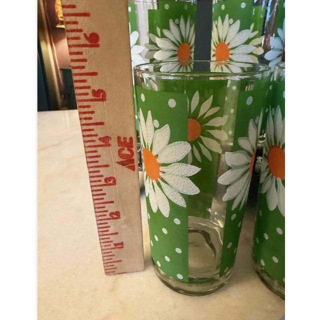 Vintage 1960s Pasinski Signed Daisy Glasses Set of 8 With Metal Caddy Crate For Sale - Image 11 of 11