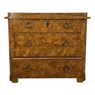 Mid 20th Century Baker Burl Veneered Chest of Drawers With Brass Pulls For Sale