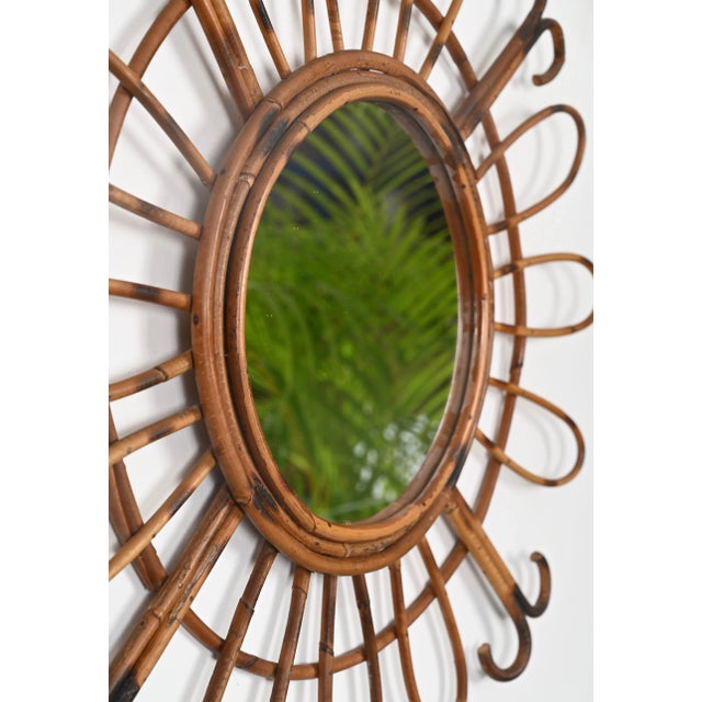 1970s Mid-Century French Riviera Round Sunburst Mirror in Curved Rattan, France, 1970s For Sale - Image 5 of 11
