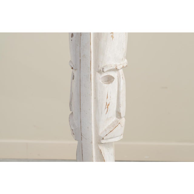 Wood Anthropomorphic Brutalist Columns or Supports in White Patinated Wood. Spain, 1970s, Set of 2 For Sale - Image 7 of 8