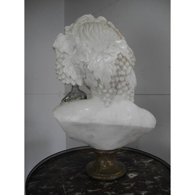 Unknown, Bust of Goddess Ariadne Holding Grapes, Carrara Marble For Sale - Image 13 of 18
