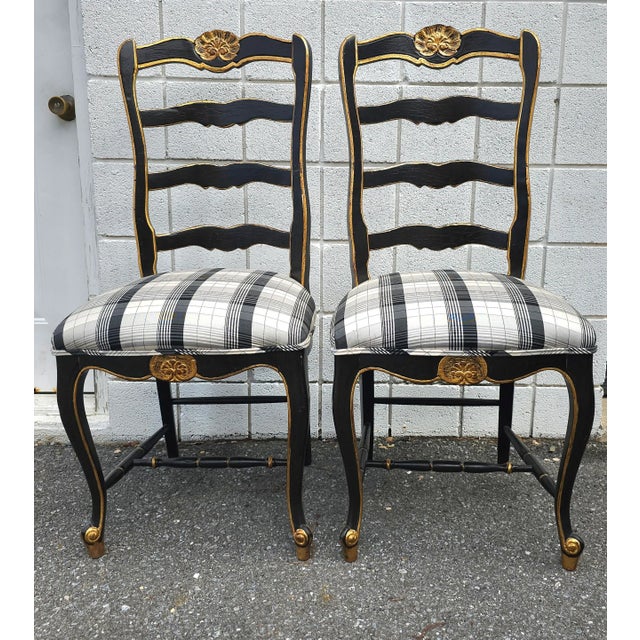 French Provincial Early 20th Century Set of Six French Provinical Partial Gilt and Ebonized Slat Ladder Back Side Chairs For Sale - Image 3 of 11