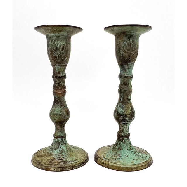 Late 20th Century Pair of Vintage Verdigris Patinated Brass Candlesticks With Foliate Motifs – Rustic European / Old World For Sale - Image 5 of 9