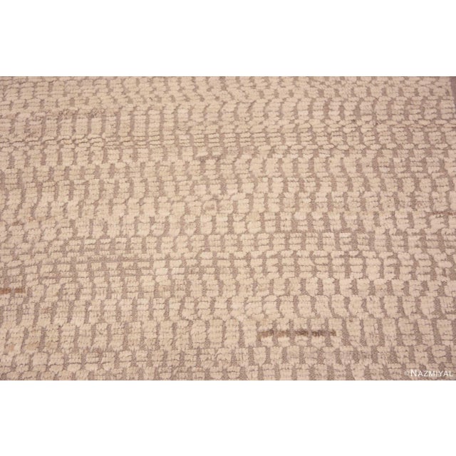 Nazmiyal Collection Soft Neutral Minimalist Modern Handmade Runner Rug For Sale - Image 4 of 4