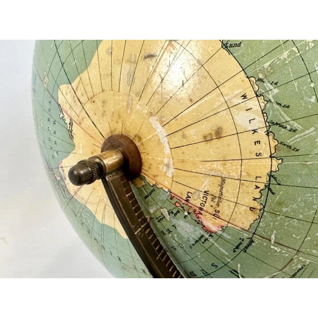 Brown Vintage Terrestrial Globe by R. Neuse & C. Luther for Columbus Verlag, 1936 For Sale - Image 8 of 11