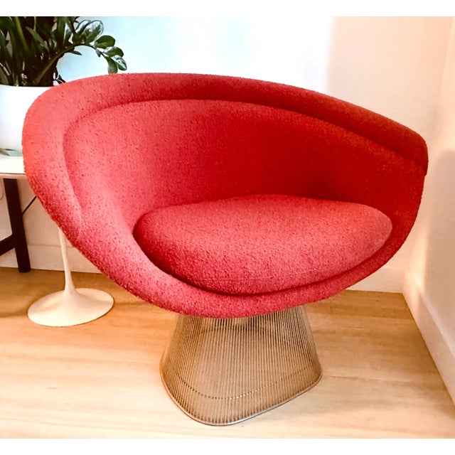 A stunning Warren Platner lounge chair for Knoll, coral Knoll boucle upholstery. Timeless, beautiful mid-century modern...