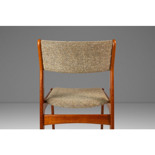 Brown Danish Mid-Century Modern Dining / Desk Chair in Solid Teak & Original Oatmeal Fabric by Scandinavia Woodworks Co., C. 1970's For Sale - Image 8 of 18
