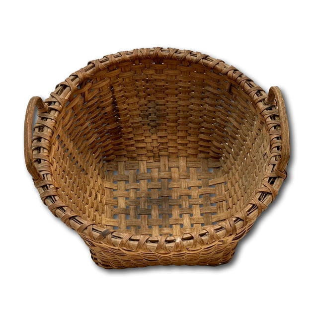 Excellent Smaller 10 Inch Size Antique American Hand Woven Ash Splint Berry Basket With Nice Patina - Late 19th Century For Sale - Image 12 of 18