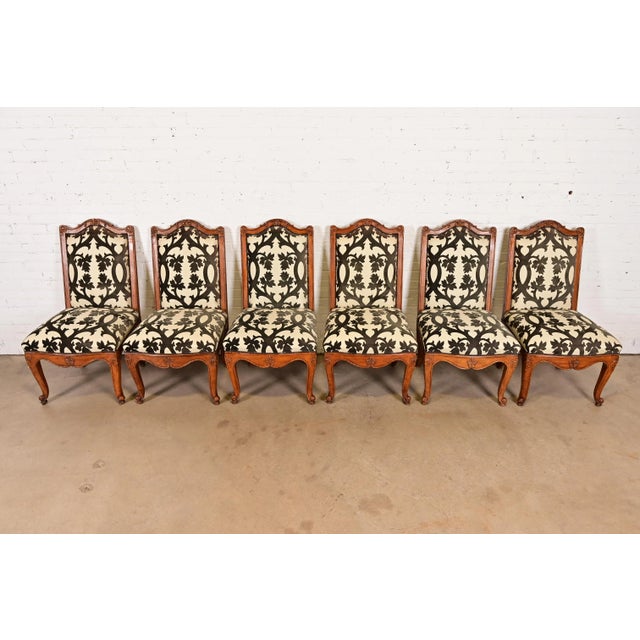 1980s Baker Furniture French Provincial Louis XV Carved Walnut Dining Chairs, Set of Six For Sale - Image 5 of 15