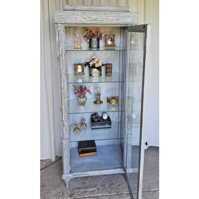 Vintage Curio/ Display Cabinet. Gorgeous Vitrine Cabinet, Curio Cabinet French Provencial Style. Features One door with...