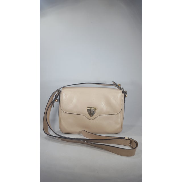 Metal 1980s Bottega Veneta Cream Crossbody Bag With Adjustable Strap For Sale - Image 7 of 7
