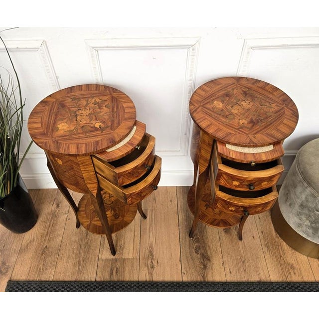 Italian Art Deco Nightstands in Burl Walnut, 1940s, Set of 2 For Sale - Image 9 of 11