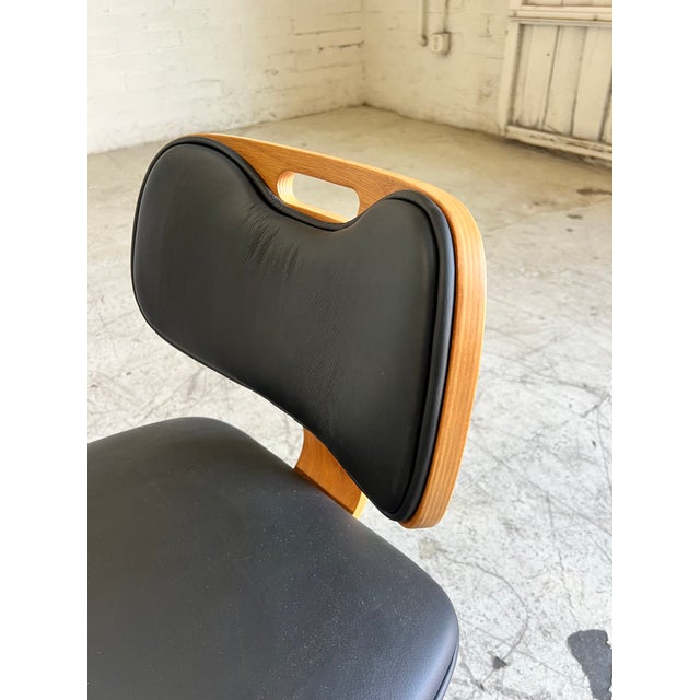 1960s Mid Century Modern Bentwood and Leather Side Chair by Thonet For Sale - Image 5 of 8