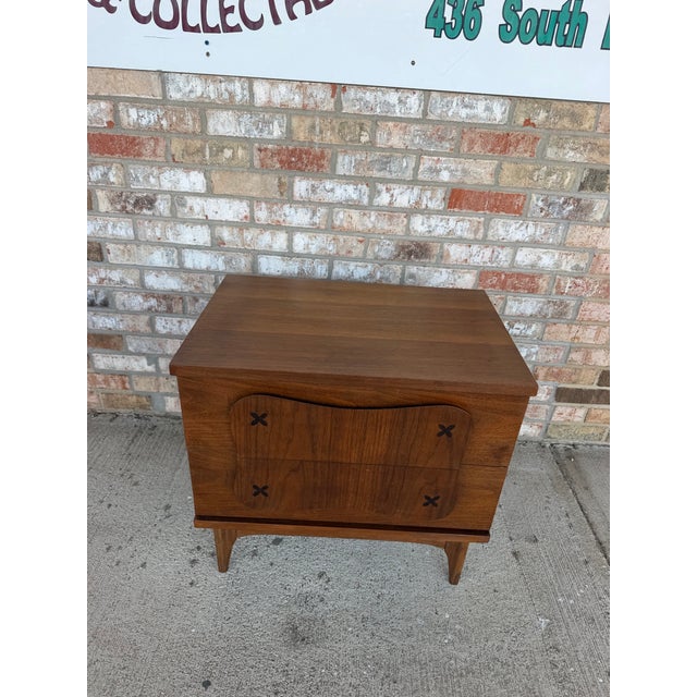 Brown 1960s Bassett Monterey by Leo Jiranek — A Rare Complete Set For Sale - Image 8 of 10