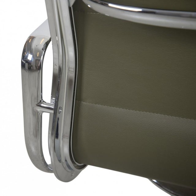EA208 Chair in Olive Green Leather by Charles Eames, 2000s For Sale - Image 12 of 18