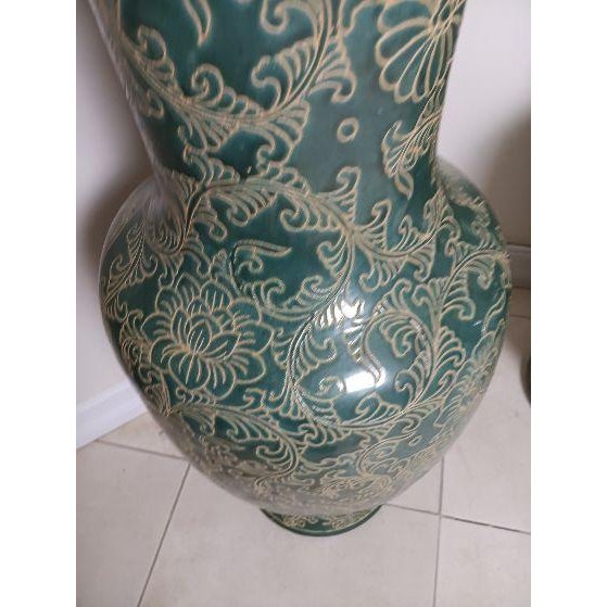 Chinese Green Gold Chinese Porcelain Vases Foliage Scrollwork Set of 2 For Sale - Image 3 of 10