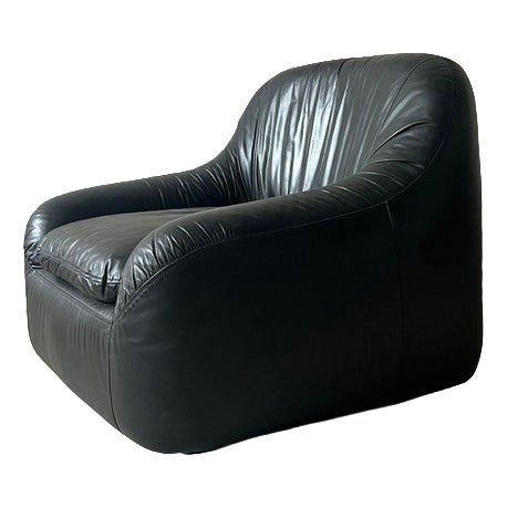 Italian Black Leather Lounge Chair, Italy, 1970s For Sale