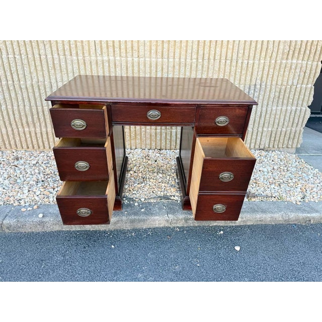 Brown Vintage Victorian Style Mahogany Twin Pedestal Writing Desk. For Sale - Image 8 of 16