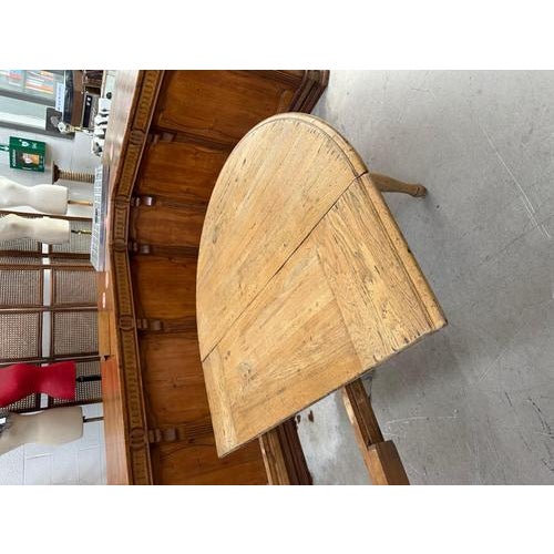 Round Solid Oak Table with Two Extensions For Sale - Image 6 of 12