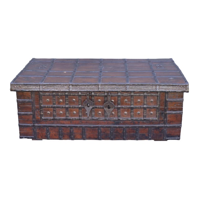 Large 19th-Century Anglo-English Coffee Table Trunk For Sale