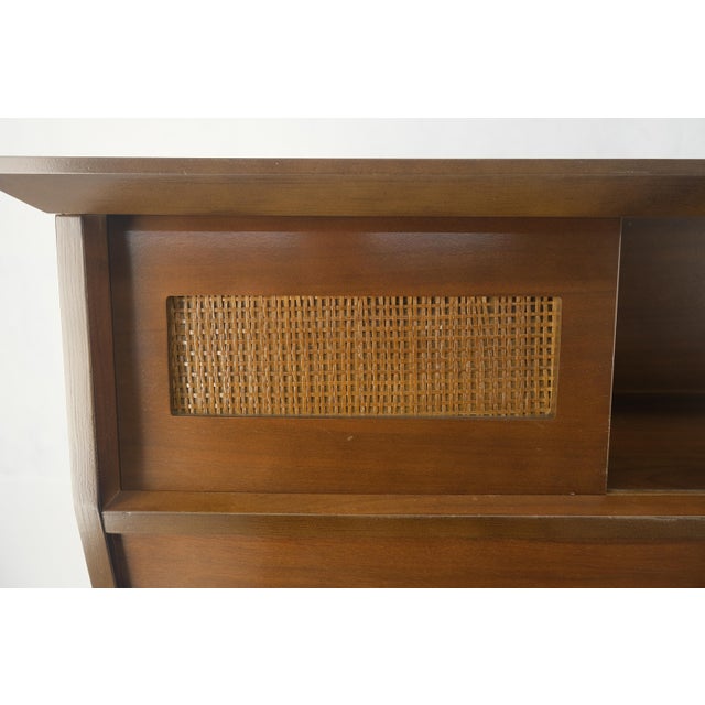 Mid-Century Modern Walnut Storage Compartment Wedge Shape Headboard Queen Size Bed w/ Rails For Sale - Image 3 of 12
