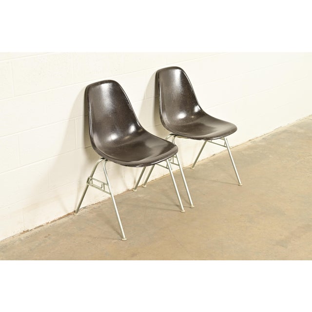 Herman Miller Charles & Ray Eames for Herman Miller DSS Seal Brown Stacking Shell Chairs | Pair For Sale - Image 4 of 17