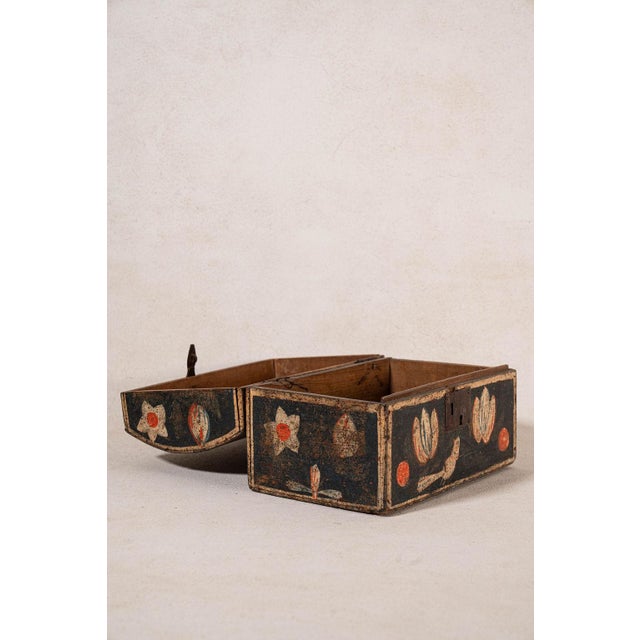 French 18th Century Hand Painted Wedding Box For Sale - Image 3 of 7