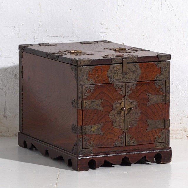 Antique Japanese Kyōdai-Bako Chest For Sale - Image 13 of 13