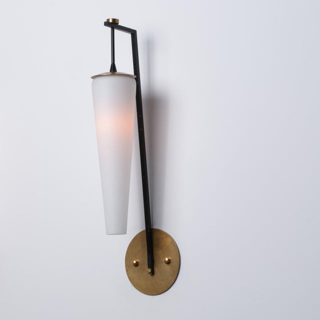 Mid-Century Modern Large Vintage Italian Wall Sconce in Brass with Black Metal and Opaline Glass, 1950s For Sale - Image 3 of 8
