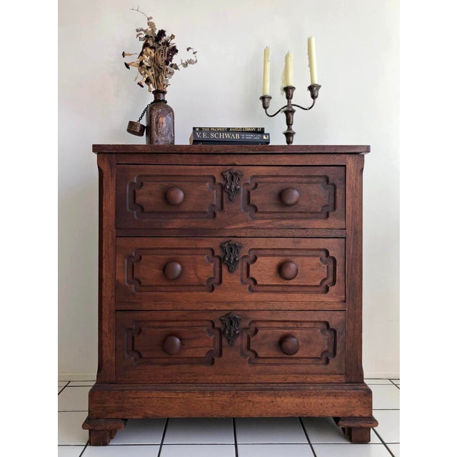 Such a beauty! This Victorian Walnut Chest of Drawers with marble top dates back to the late 19th century. She's in...