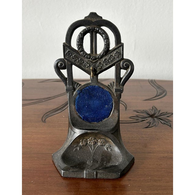 Metal Art Nouveau Clock Stand in Metal and Velvet, 1890s For Sale - Image 7 of 8