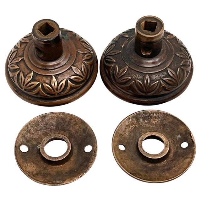Late 19th Century 1870s Antique American Bronze Door Knobs With Rosettes - A Pair For Sale - Image 5 of 9