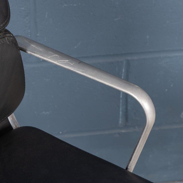 Vintage EA217 Chair in Black Leather by Charles & Ray Eames for ICF, 1969 For Sale - Image 9 of 18
