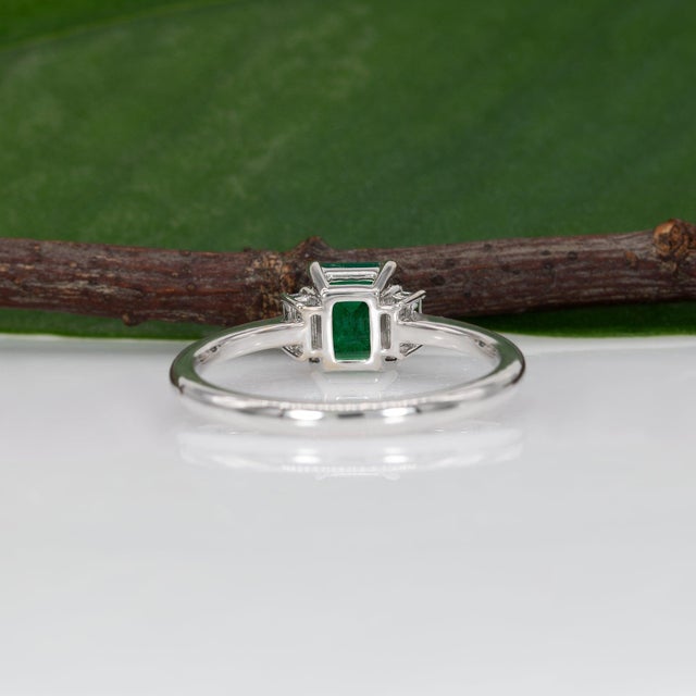 Colombian Emerald Ring With Earth-Mined Diamond Accents: Solid 14k Gold, Size 6.75 For Sale - Image 9 of 10