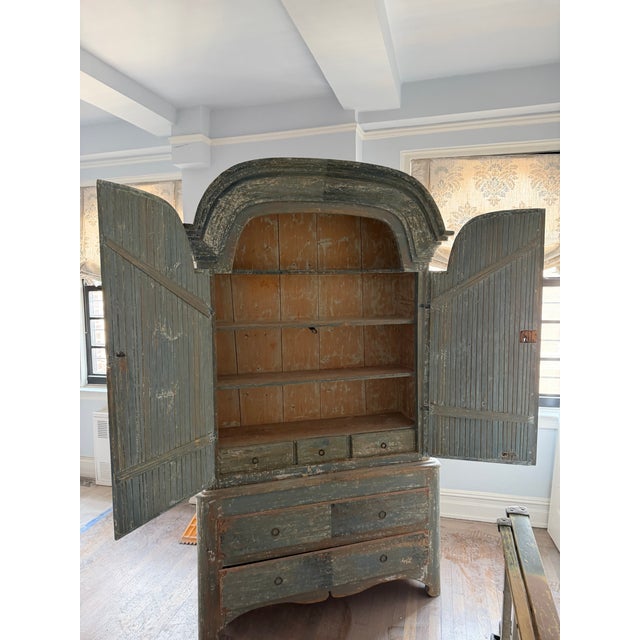 Late 18th Century 18th Century Swedish Jämtland Rococo Painted Pine Two-Part Cabinet For Sale - Image 5 of 10