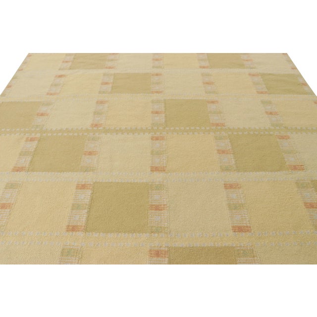 Made with a unique blend hand-knotted wool and exotic yarns, this 9x11 rug is an exceptional new addition to Rug & Kilim’s...