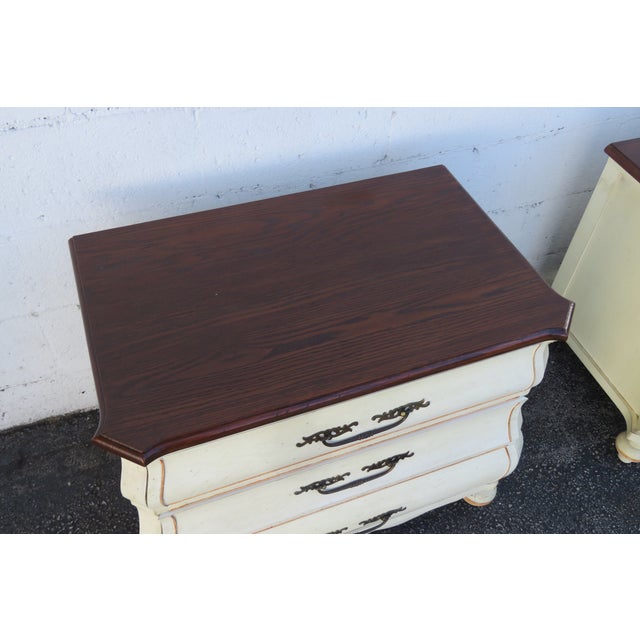 Brown French Carved Large Bombay Painted 2 Tone Nightstands Bedside Tables a Pair 5822 For Sale - Image 8 of 12