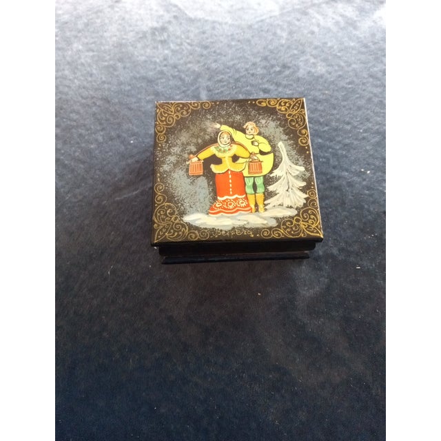 1980s Gorgeous Lacquer Ware Hinged Trinket Box For Sale In Dallas - Image 6 of 7