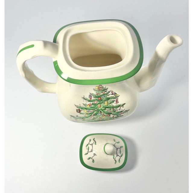 1980s Spode “Christmas Tree” Ceramic Coffee Pot & Lid For Sale In Dallas - Image 6 of 7