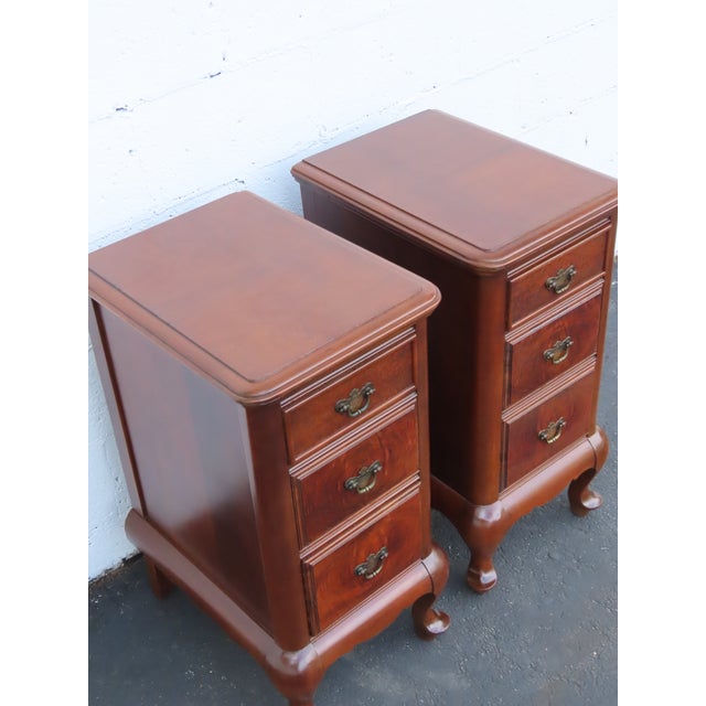 Brown Tall Narrow Queen Anne Burl Walnut Nightstands End Bedside Tables a Pair 6659 For Sale - Image 8 of 18
