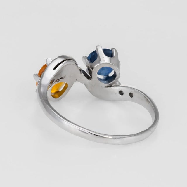 Natural Sapphire Diamond Bypass Ring Vintage 18 Karat White Gold size 8.25 For Sale - Image 4 of 6